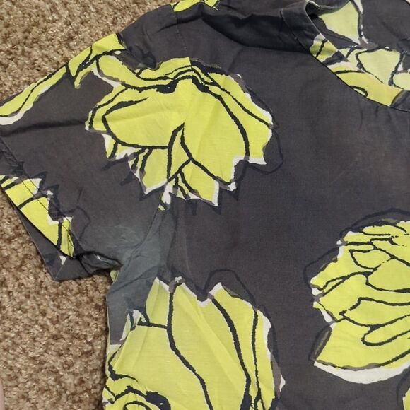 Women's Gap gray blouse with yellow floral print size medium - Picture 3 of 4